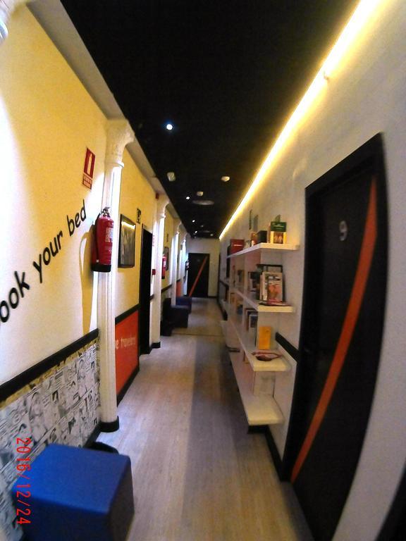 Hostels Meetingpoint Мадрид Екстериор снимка