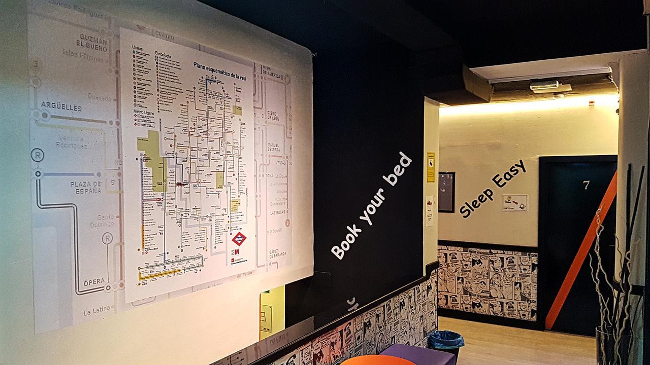 Hostels Meetingpoint Мадрид Екстериор снимка